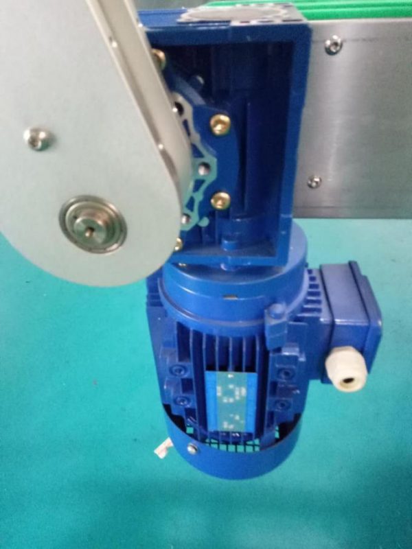 SUS304 Cabinet Two Sides Square Bottle Αυτοκόλλητο Μηχάνημα Επισήμανσης με Προϊόντα Προσωπικής Φροντίδας