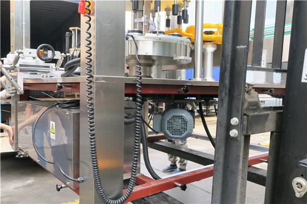 Πάχος Machine 30mm Εξοπλισμός Μηχανής Επισήμανσης Αυτοκόλλητων Στρογγυλών Μπουκαλιών