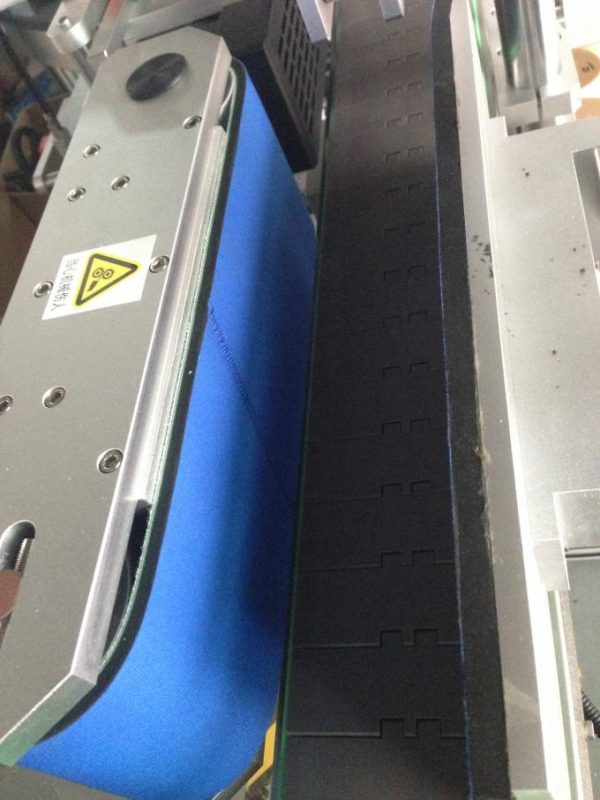 Αυτοκόλλητη μηχανή σήμανσης, Μηχανή απλής εφαρμογής ετικέτας μονής / διπλής πλευράς για καπάκια μπουκαλιών