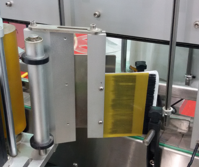 μηχανισμός αυτόματης σήμανσης μπουκαλιών με μηχανές επάνω πιεστηρίων με πιστοποιητικό CE