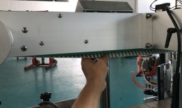 μηχανισμός αυτόματης σήμανσης μπουκαλιών με μηχανές επάνω πιεστηρίων με πιστοποιητικό CE