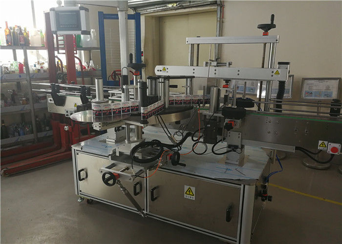 Μηχανή επισήμανσης μπουκαλιών με δύο κεφαλές οβάλ για μπουκάλι οβάλ στη χημική βιομηχανία