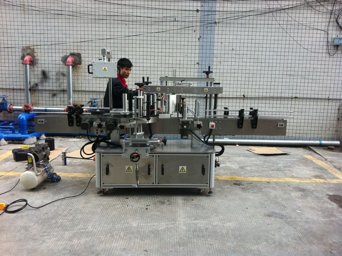 Πλήρης αυτόματη αυτοκόλλητη στρογγυλή μηχανή σήμανσης μπουκαλιών για μπουκάλια Pet μπροστά και πίσω